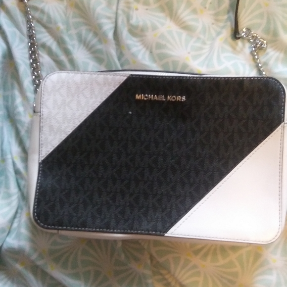 Michael Kors Purse - Picture 1 of 3